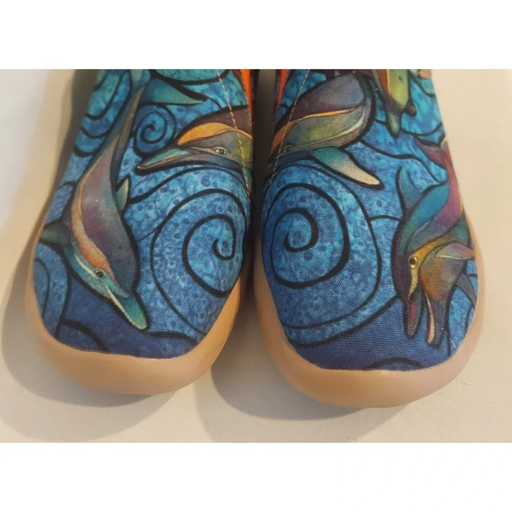 UIN Womens Painted Art Porpoise Toledo Canvas Slip-On Sneakers Loafers Size 6